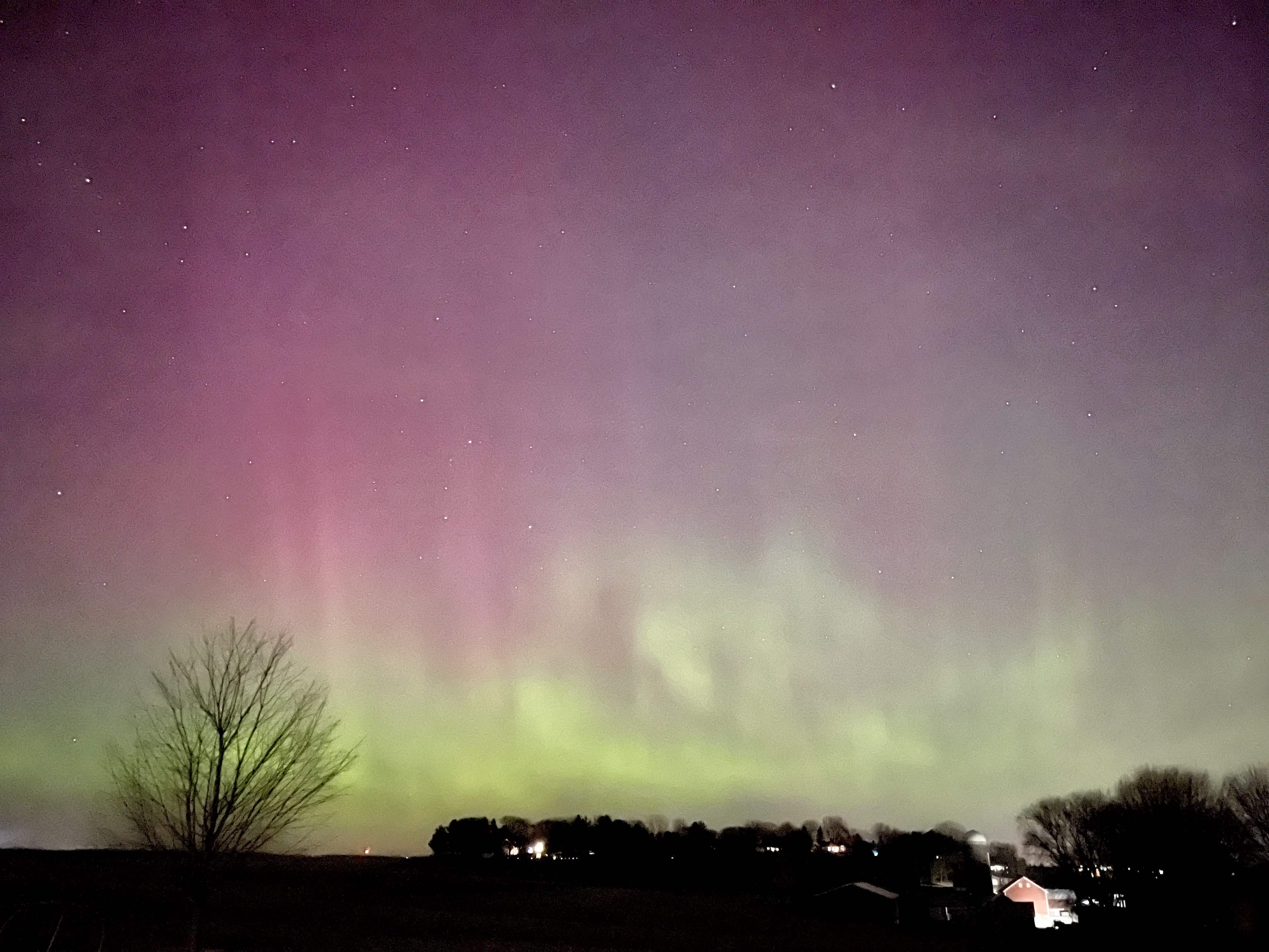 Auroras seen from Madison Wisconsin on March 23, 2023.  Photo by Jerry Zhu