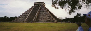 The main pyramid in Chichen Itza.