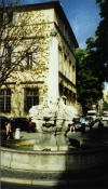 fountain in Aix 1.jpg (44620 bytes)