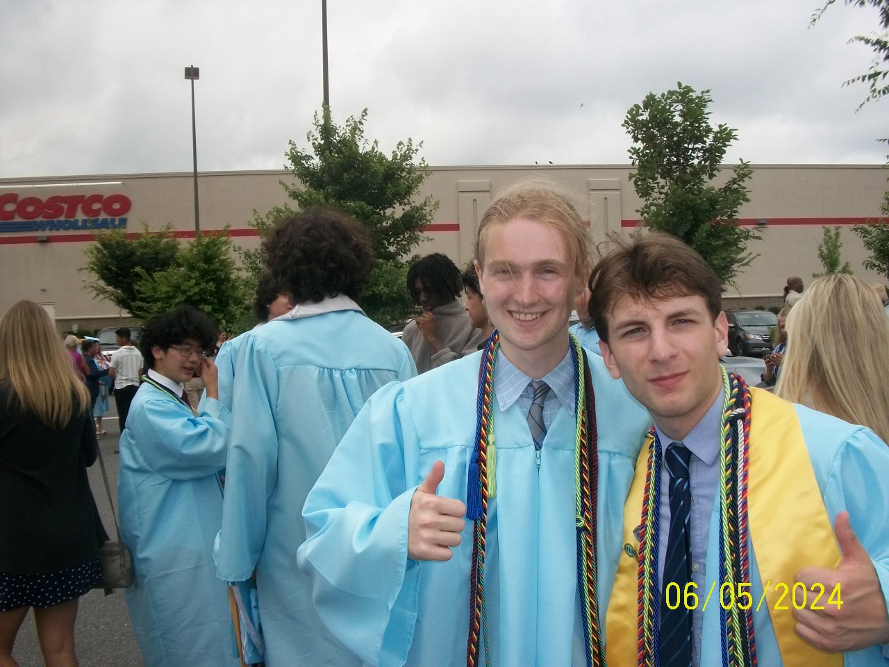 Finn And Elias Grad