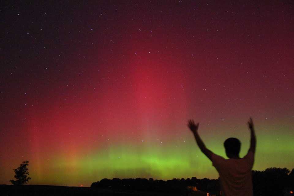 Aurora in Madison Wisconsin on 10/2/2013 Photo by Jerry Zhu