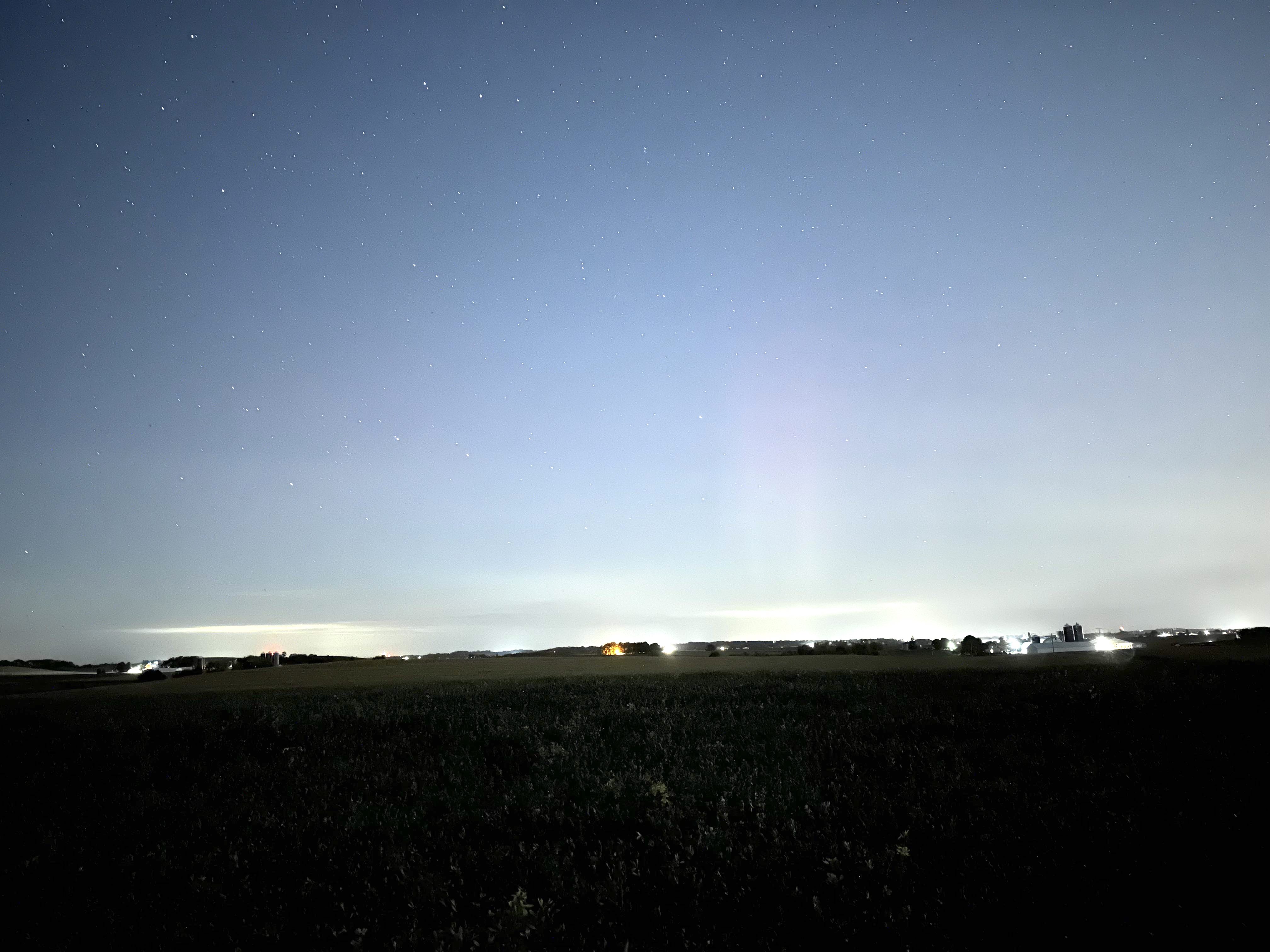 Auroras seen from Madison Wisconsin on October 4, 2023.  Photo by Jerry Zhu