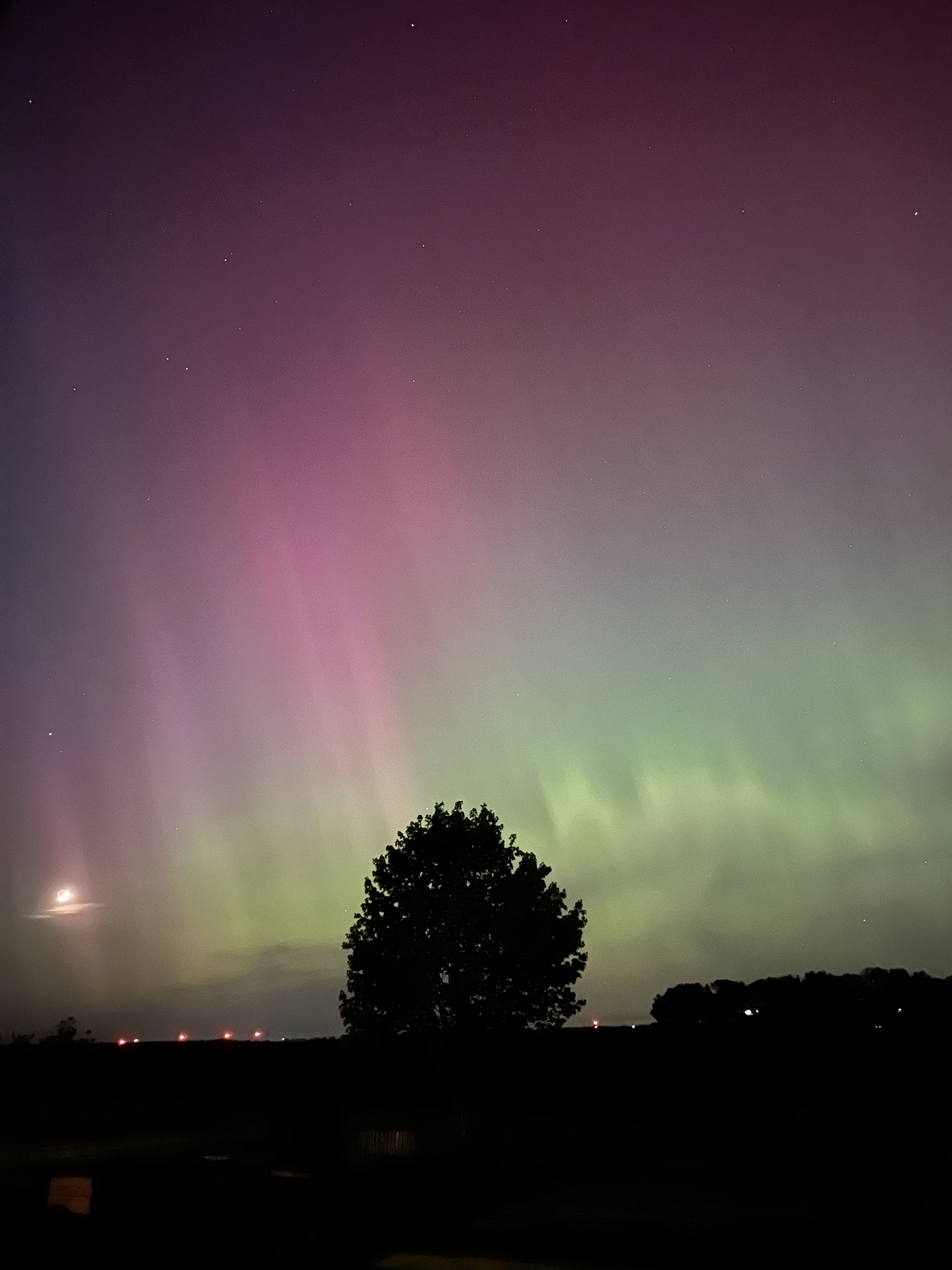 Auroras seen from Madison Wisconsin on May 11, 2024.  Photo by Jerry Zhu