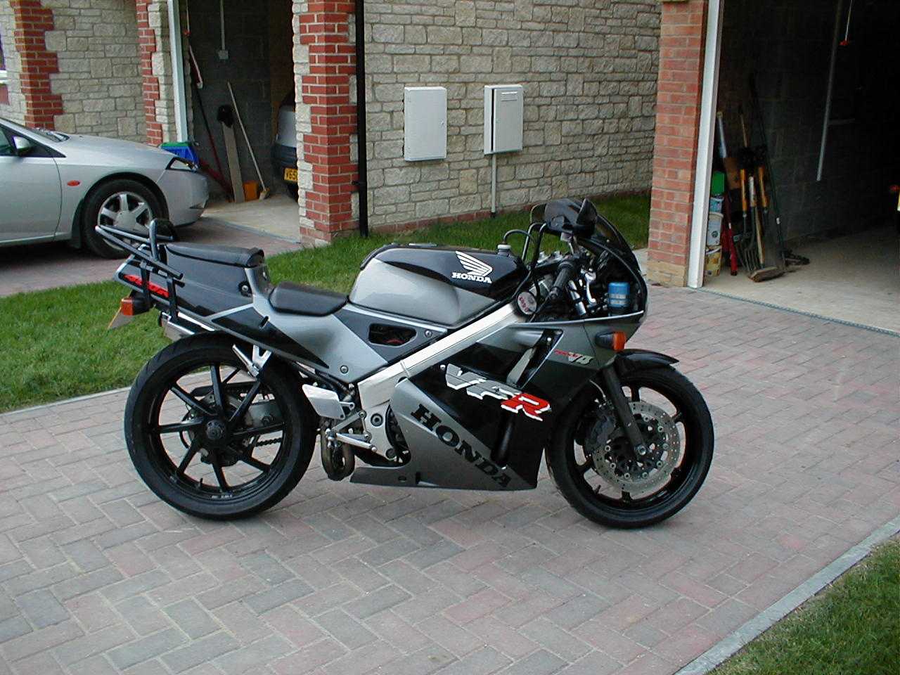 19 90 Vfr400r Specs