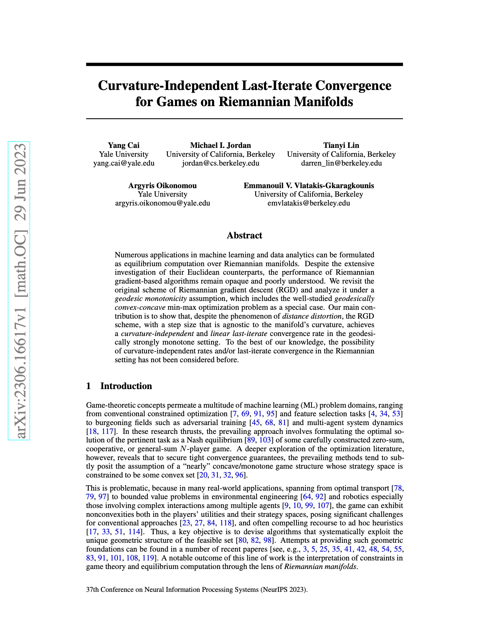 Curvature-Independent Last-Iterate Convergence for Games on Riemannian Manifolds